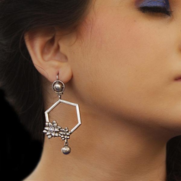 Aadya Kundan Set Earrings  Necklace  PRERTO ECOMMERCE PRIVATE LIMITED